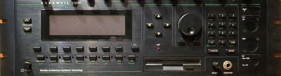 Kurtsweil K200R - Roland XV 5080.jpg